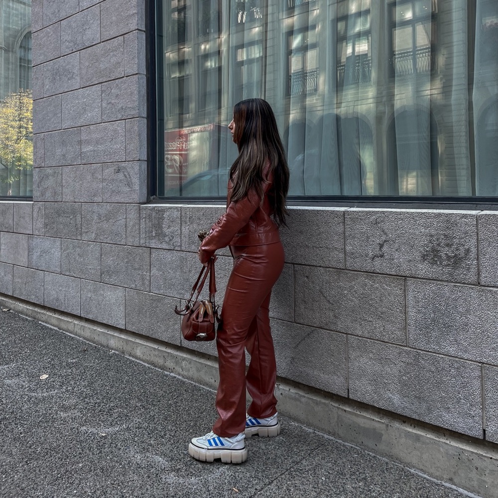 ARITIZIA MATCHING SET - Picture 2 of 4